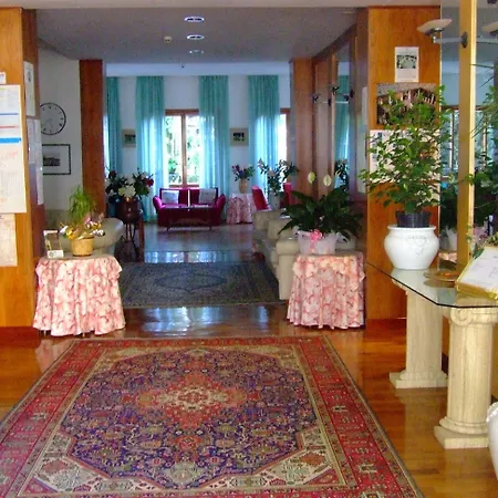 Отель Rinascente 3*